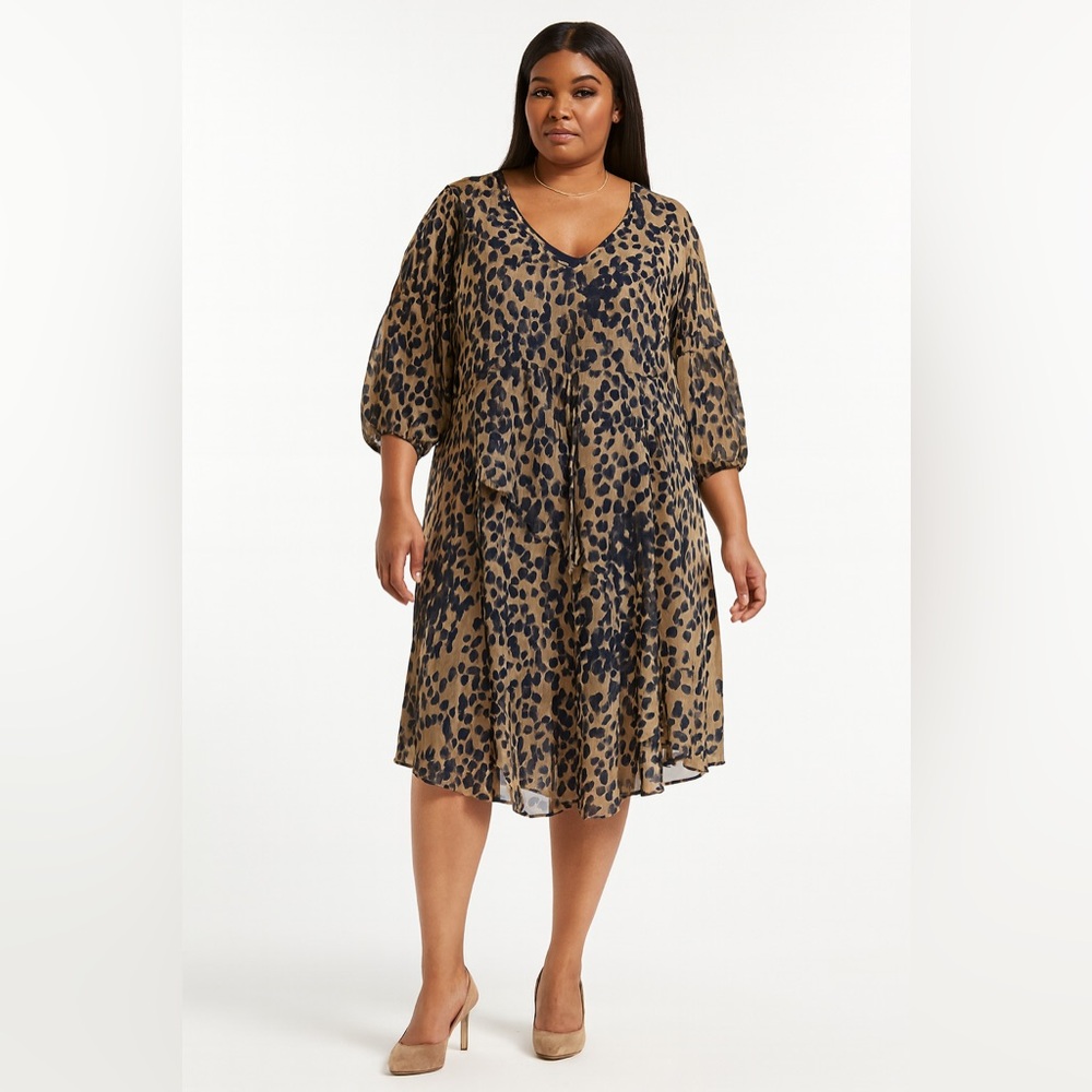 Chic Leopard Print Long Sleeve Dress